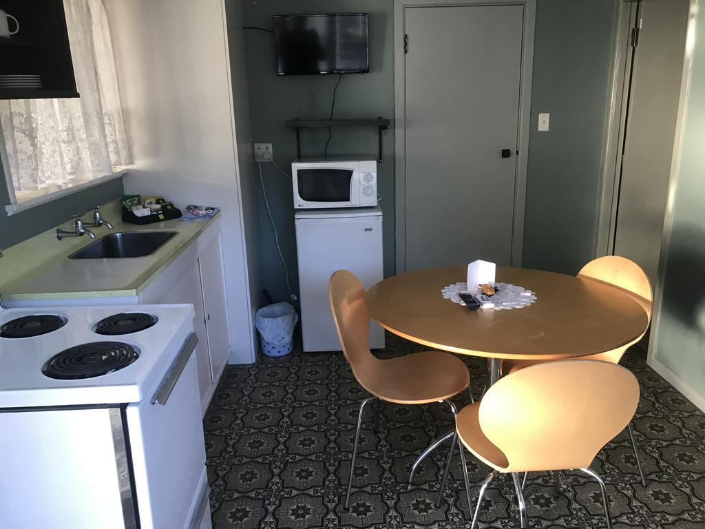 Windsor Lodge & Caravan Park Waitahanui Bagian luar foto